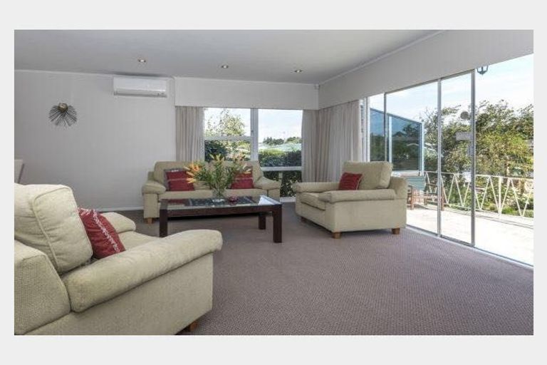 Photo of property in 39 Megan Avenue, Pakuranga Heights, Auckland, 2010
