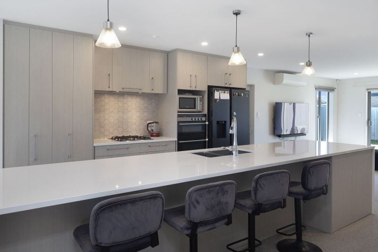 Photo of property in 3 Glenbarr Lane, Broomfield, Christchurch, 8042