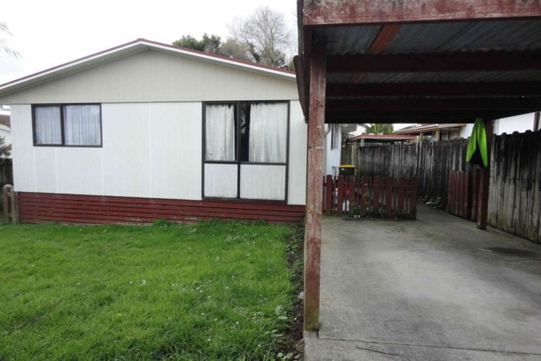 Photo of property in 1/15 Starforth Place, Henderson, Auckland, 0612