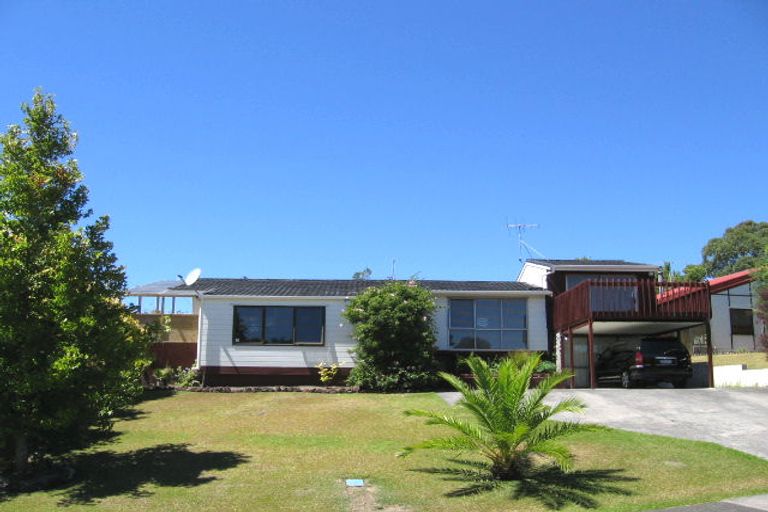 Photo of property in 50 Kia Ora Road, Beach Haven, Auckland, 0626