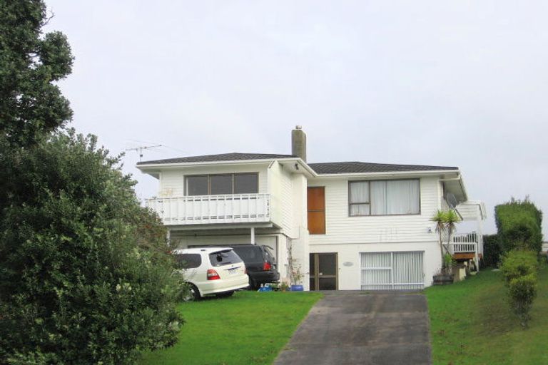 Photo of property in 21 Rosario Crescent, Red Beach, 0932