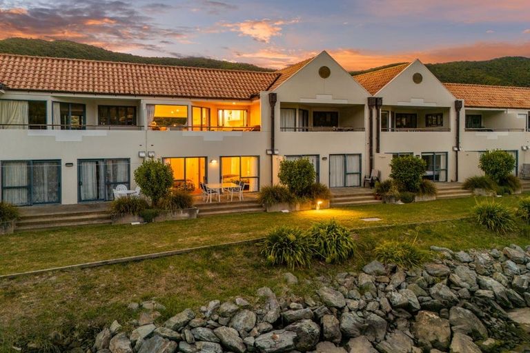 Photo of property in 10/45 Beach Road, Waikawa, Picton, 7220