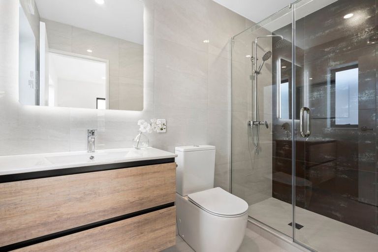 Photo of property in 6/90 Picasso Drive, West Harbour, Auckland, 0618