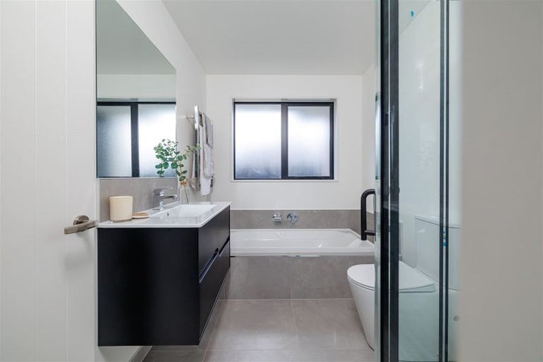 Photo of property in 33 Miromiro Street, Broomfield, Christchurch, 8042