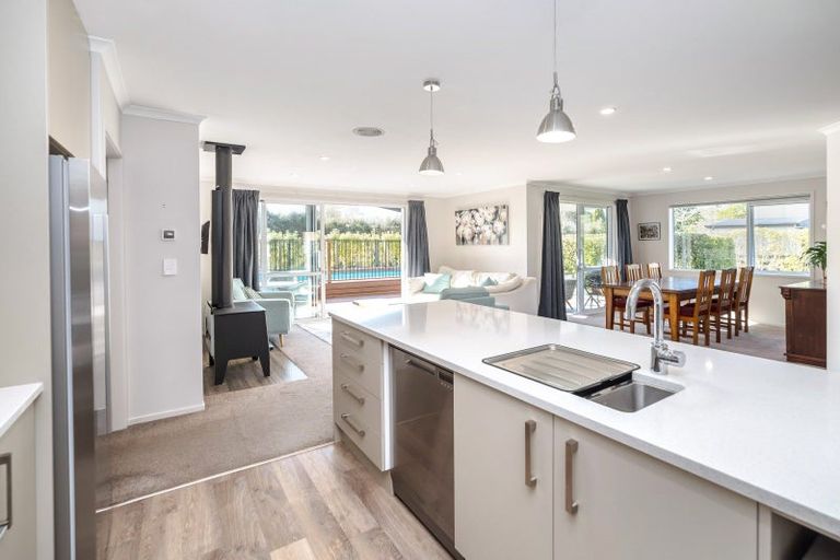 Photo of property in 6 Hewson Lane, Greytown, 5712