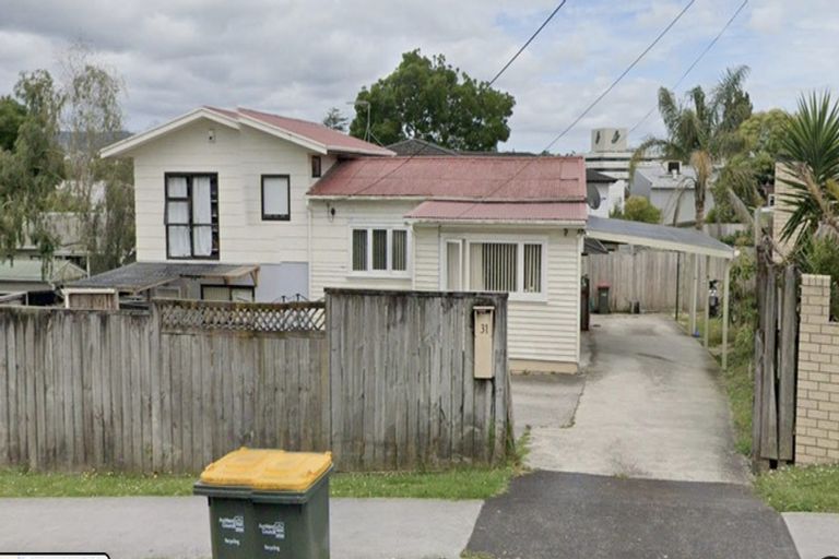 Photo of property in 31 Newington Road, Henderson, Auckland, 0612