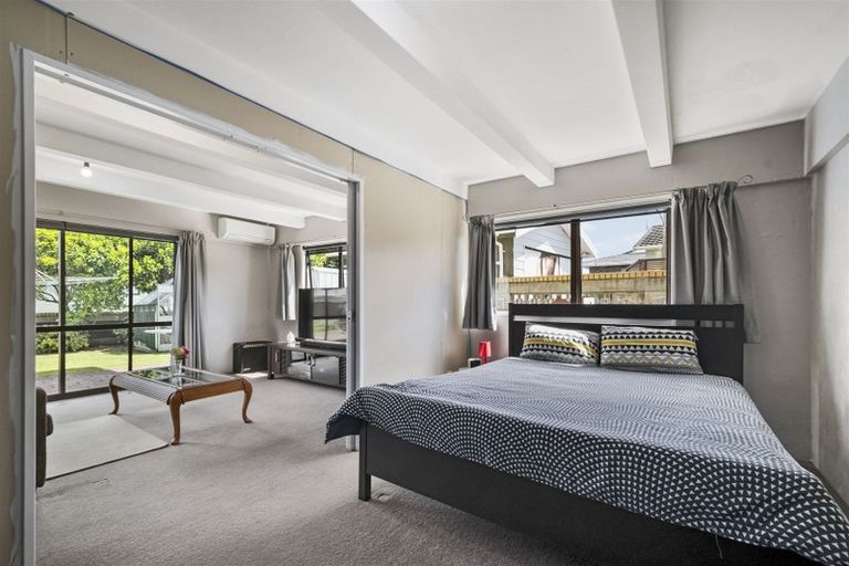 Photo of property in 161 Luckens Road, West Harbour, Auckland, 0618