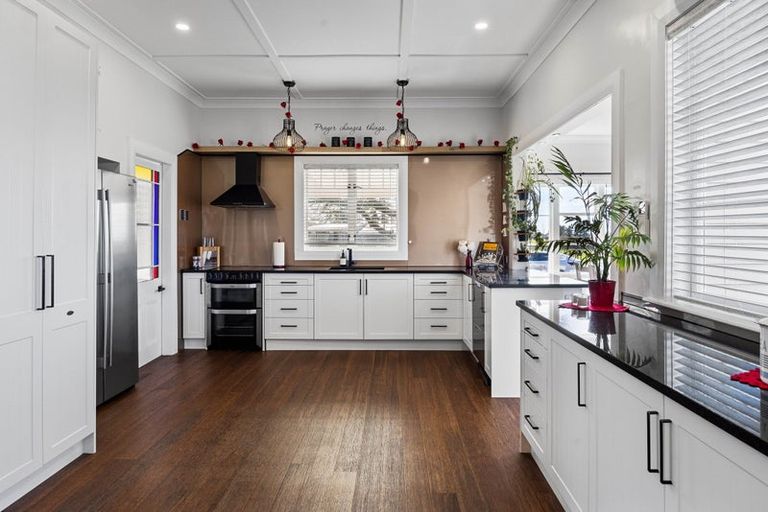 Photo of property in 19 Stanley Road, Stratford, 4394