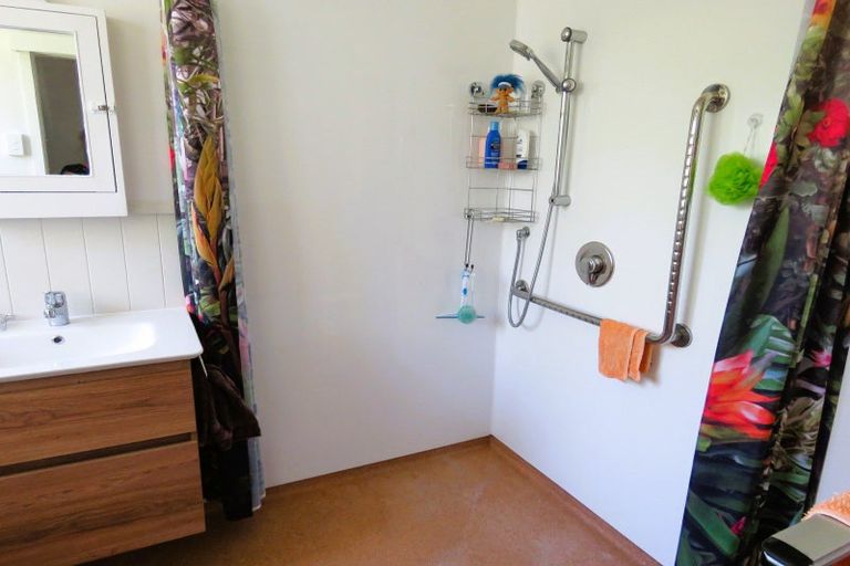 Photo of property in 2 Mclaughlins Lane, Westport, 7825