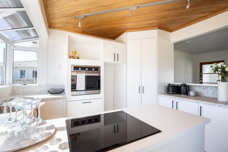 Photo of property in 251 Huatoki Street, Upper Vogeltown, New Plymouth, 4310