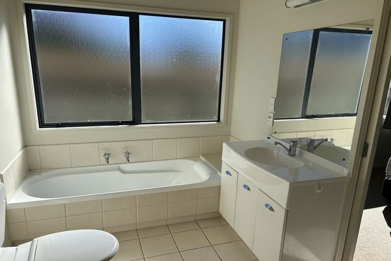 Photo of property in 1a Arataki Road, Havelock North, 4130