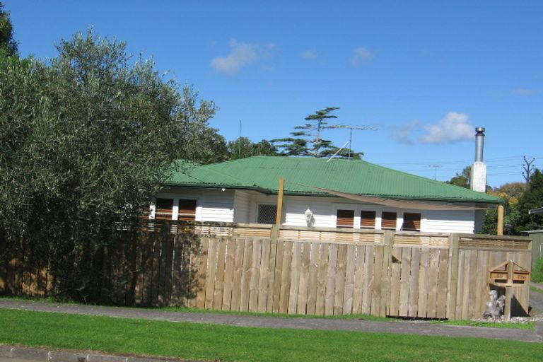 Photo of property in 1/68 Routley Drive, Glen Eden, Auckland, 0602