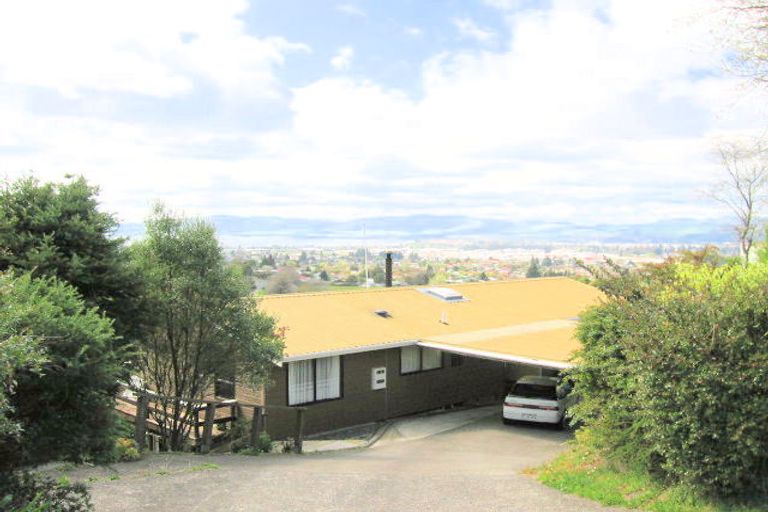 Photo of property in 43 Mountain Road, Western Heights, Rotorua, 3015