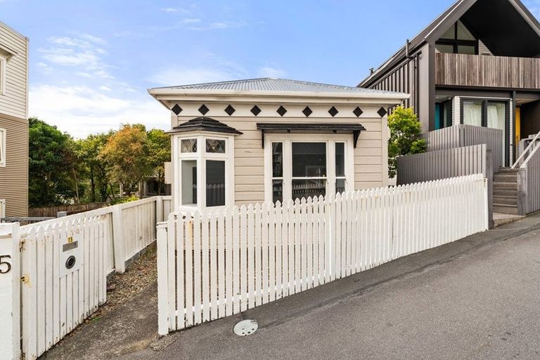 Photo of property in 15 Nairn Street, Mount Cook, Wellington, 6011