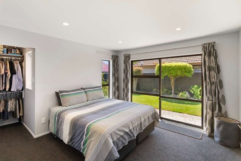 Photo of property in 4 Jacaranda Place, Parklands, Christchurch, 8083