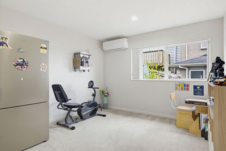 Photo of property in 21 San Prospero Crescent, Henderson, Auckland, 0612