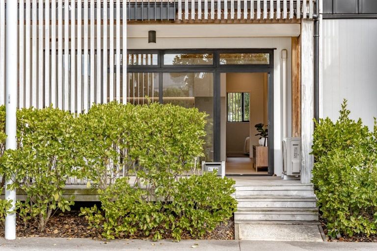 Photo of property in 4/169 Hobsonville Point Road, Hobsonville, Auckland, 0616
