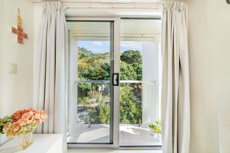 Photo of property in Grosvenor Flats, 19 Cottleville Terrace, Thorndon, Wellington, 6011