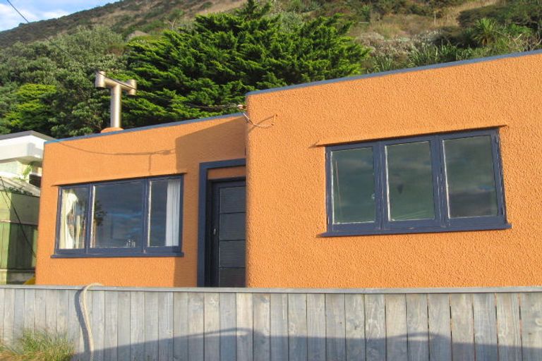 Photo of property in 116 Owhiro Bay Parade, Owhiro Bay, Wellington, 6023