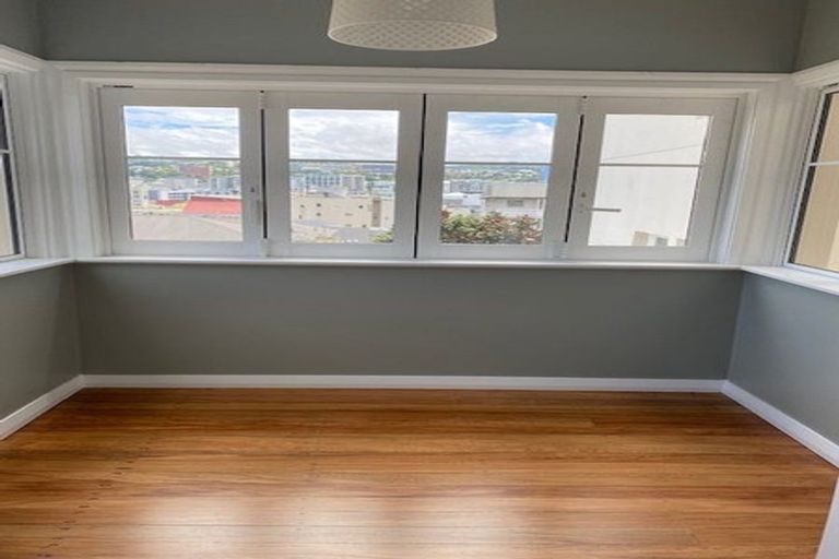 Photo of property in 1u4 Earls Terrace, Mount Victoria, Wellington, 6011