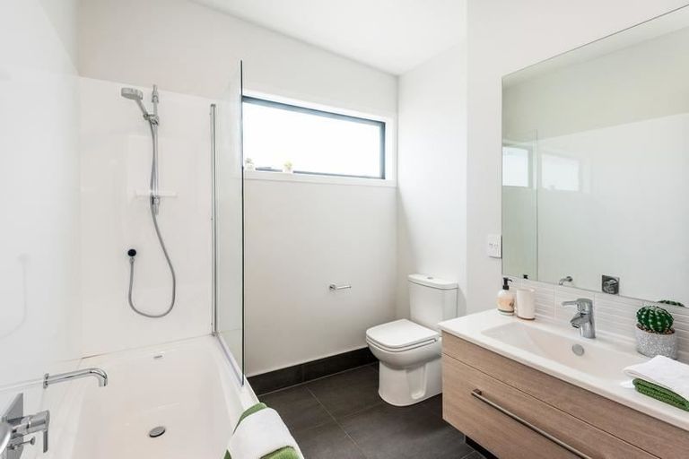 Photo of property in 5/4165 Great North Road, Glen Eden, Auckland, 0602