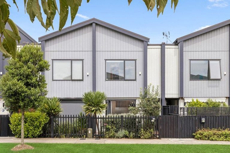 Photo of property in 4/5 Hemopo Street, Pukekohe, 2120