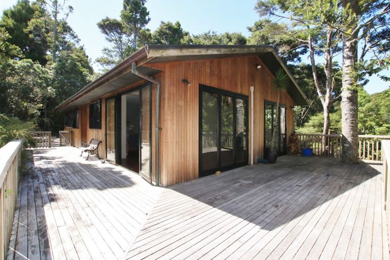 Photo of property in 53b Onedin Place, Titirangi, Auckland, 0604