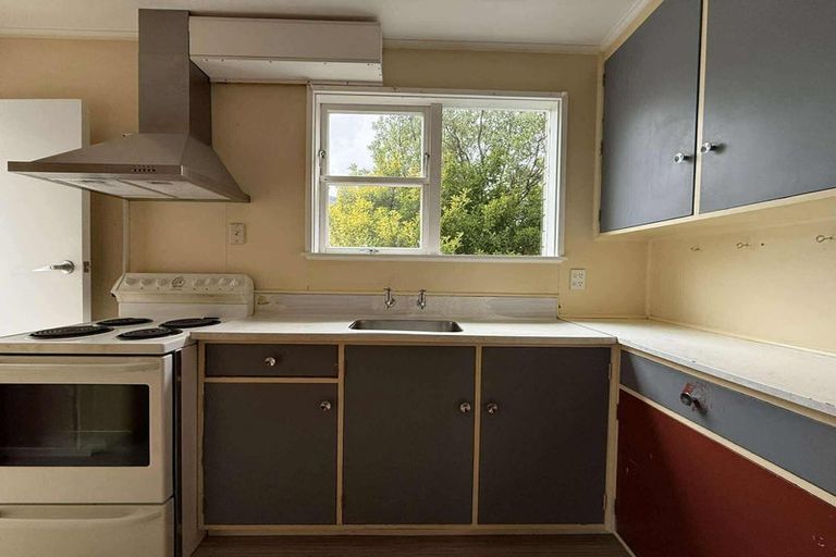 Photo of property in 23 Bushey Way, Maungaraki, Lower Hutt, 5010