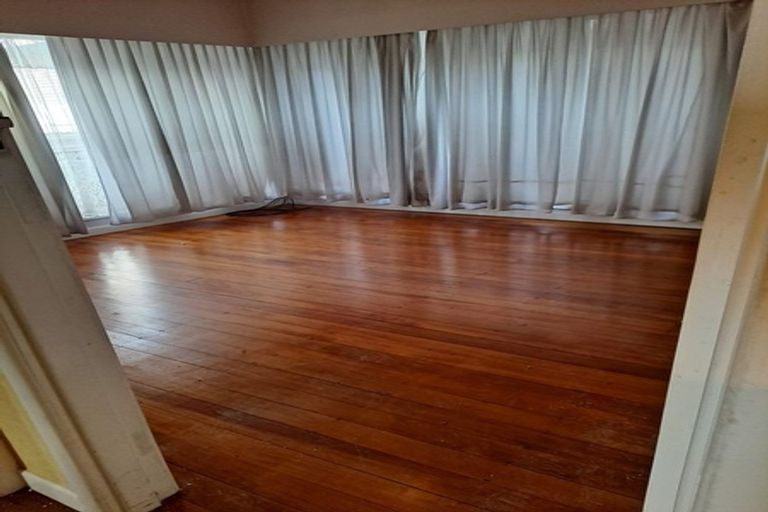 Photo of property in 35 Archibald Road, Kelston, Auckland, 0602