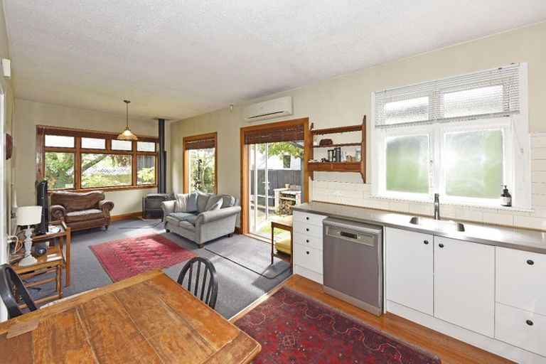 Photo of property in 42 Nortons Road, Avonhead, Christchurch, 8042