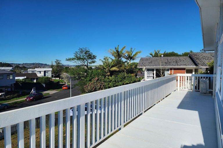 Photo of property in 24 Megan Avenue, Pakuranga Heights, Auckland, 2010