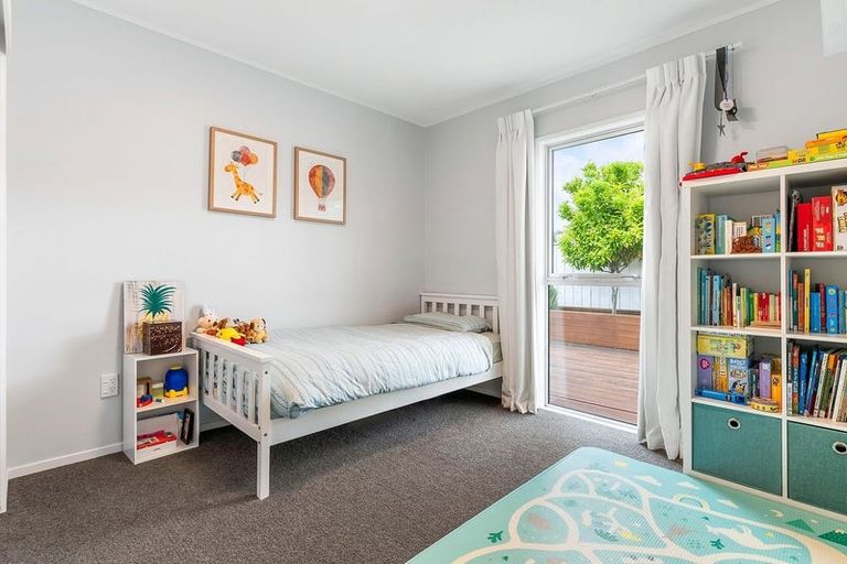 Photo of property in 55 Matipo Road, Te Atatu Peninsula, Auckland, 0610