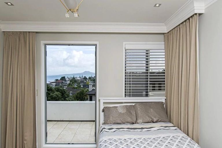 Photo of property in 2 Bucklands Beach Road, Bucklands Beach, Auckland, 2012