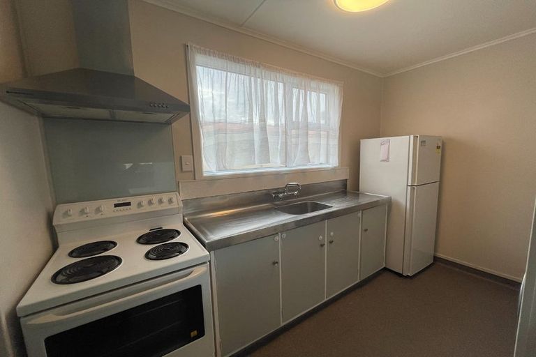 Photo of property in 10/55u Apu Crescent, Lyall Bay, Wellington, 6022