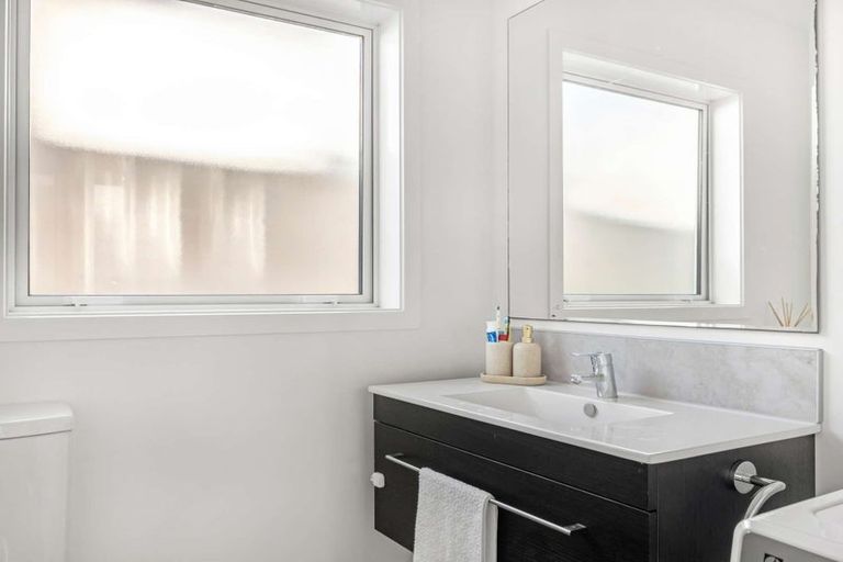 Photo of property in 8 Verdot Close, Kumeu, 0810