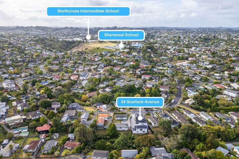 Photo of property in 24c Scarlock Avenue, Browns Bay, Auckland, 0630