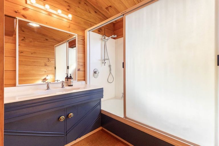 Photo of property in 6 Tahi Road, Paraparaumu Beach, Paraparaumu, 5032