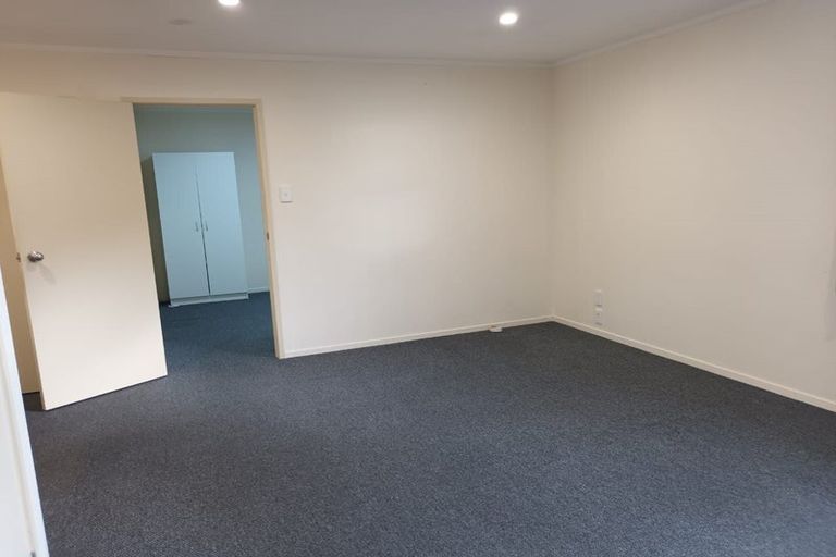 Photo of property in 82a Kelman Road, Kelston, Auckland, 0602