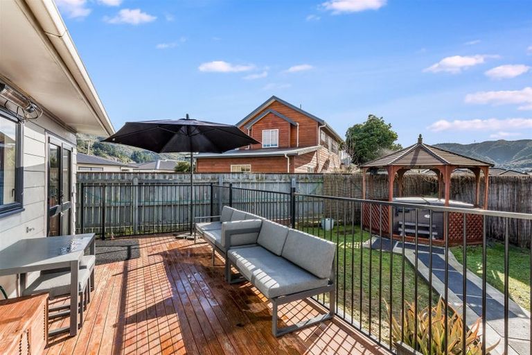 Photo of property in 35 Grimsby Grove, Wainuiomata, Lower Hutt, 5014