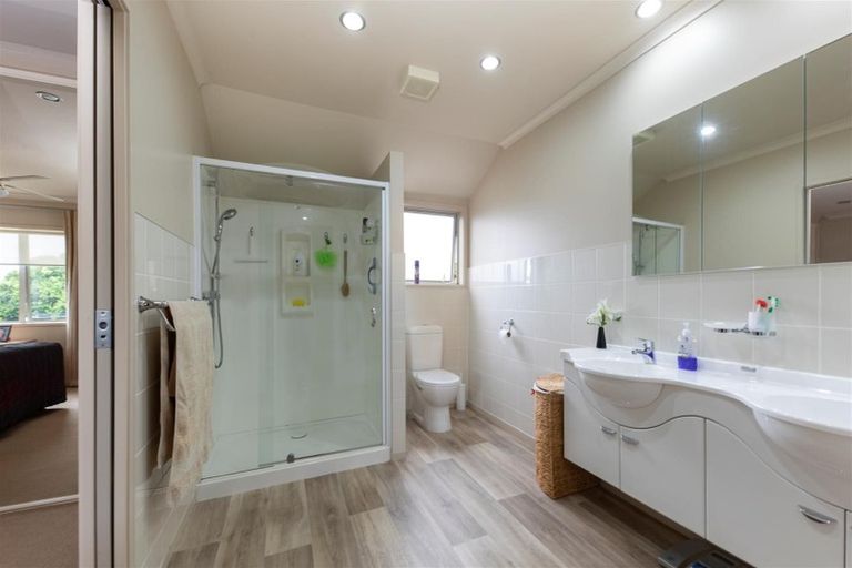 Photo of property in 2a Tawa Road, Te Atatu Peninsula, Auckland, 0610