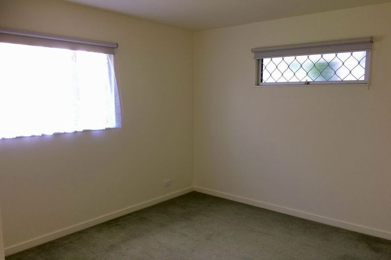 Photo of property in 1/73 Birkdale Road, Birkdale, Auckland, 0626