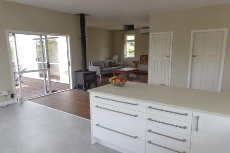 Photo of property in 29 Tahi Terrace, Glen Eden, Auckland, 0602