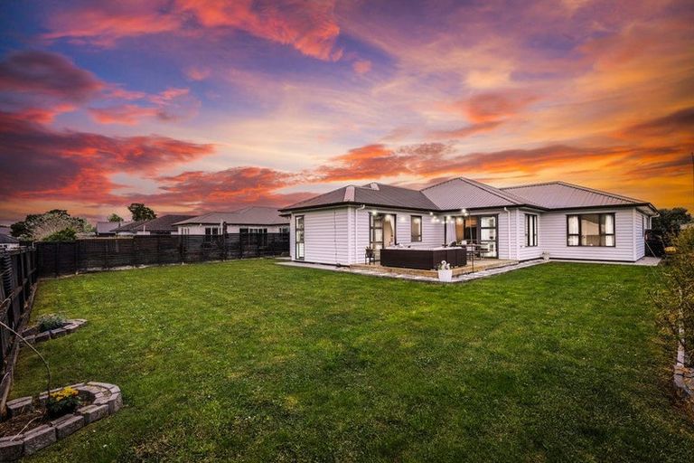 Photo of property in 202 Matua Road, Kumeu, 0810