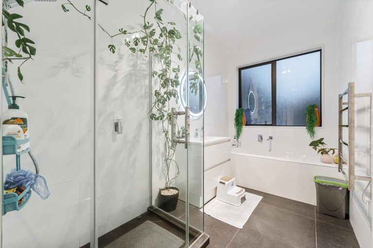 Photo of property in 5 Konoba Avenue, Kumeu, 0810