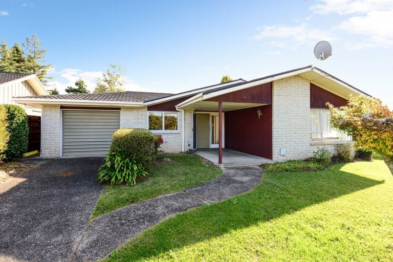Photo of property in 13 Mcinnes Place, Queenwood, Hamilton, 3210