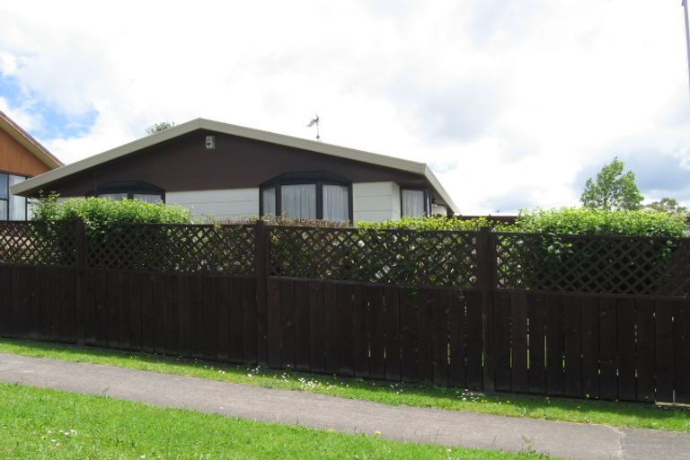 Photo of property in 8a Ashlynne Avenue, Papatoetoe, Auckland, 2025