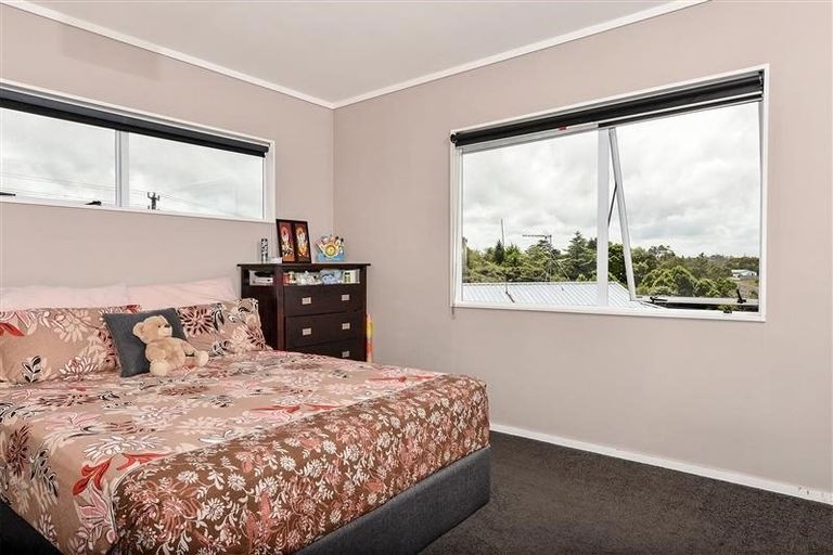 Photo of property in 2/44 Lilburn Crescent, Massey, Auckland, 0614