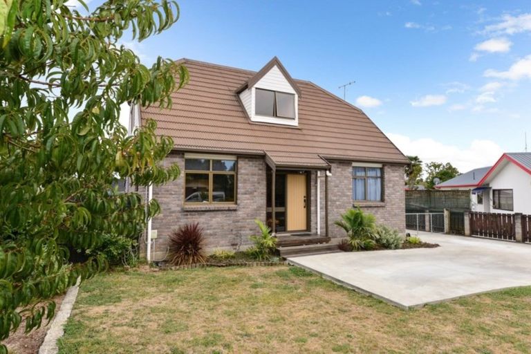 Photo of property in 50 Poaka Avenue, Dinsdale, Hamilton, 3204