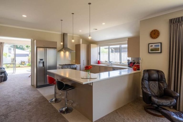 Photo of property in 4 Petrel Close, Paraparaumu Beach, Paraparaumu, 5032