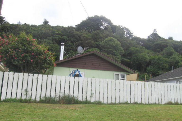 Photo of property in 71 Hair Street, Wainuiomata, Lower Hutt, 5014